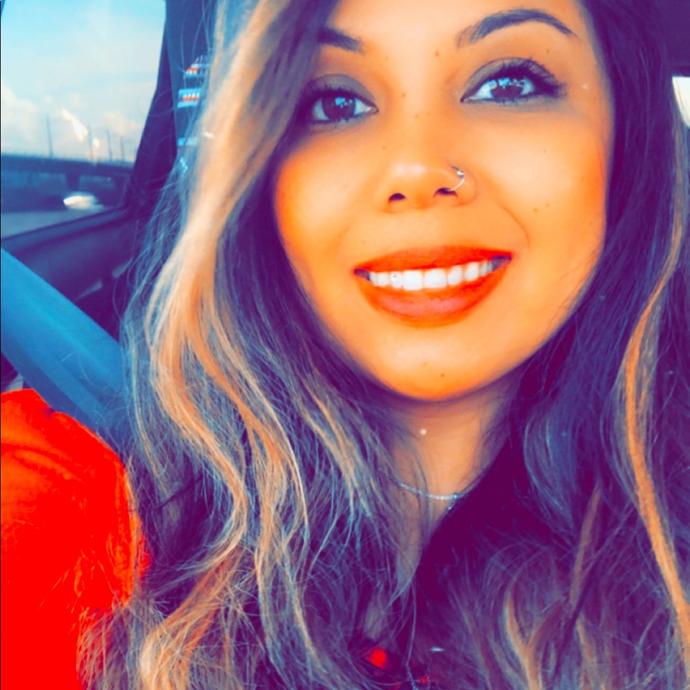 Meet your Posher, Janiell